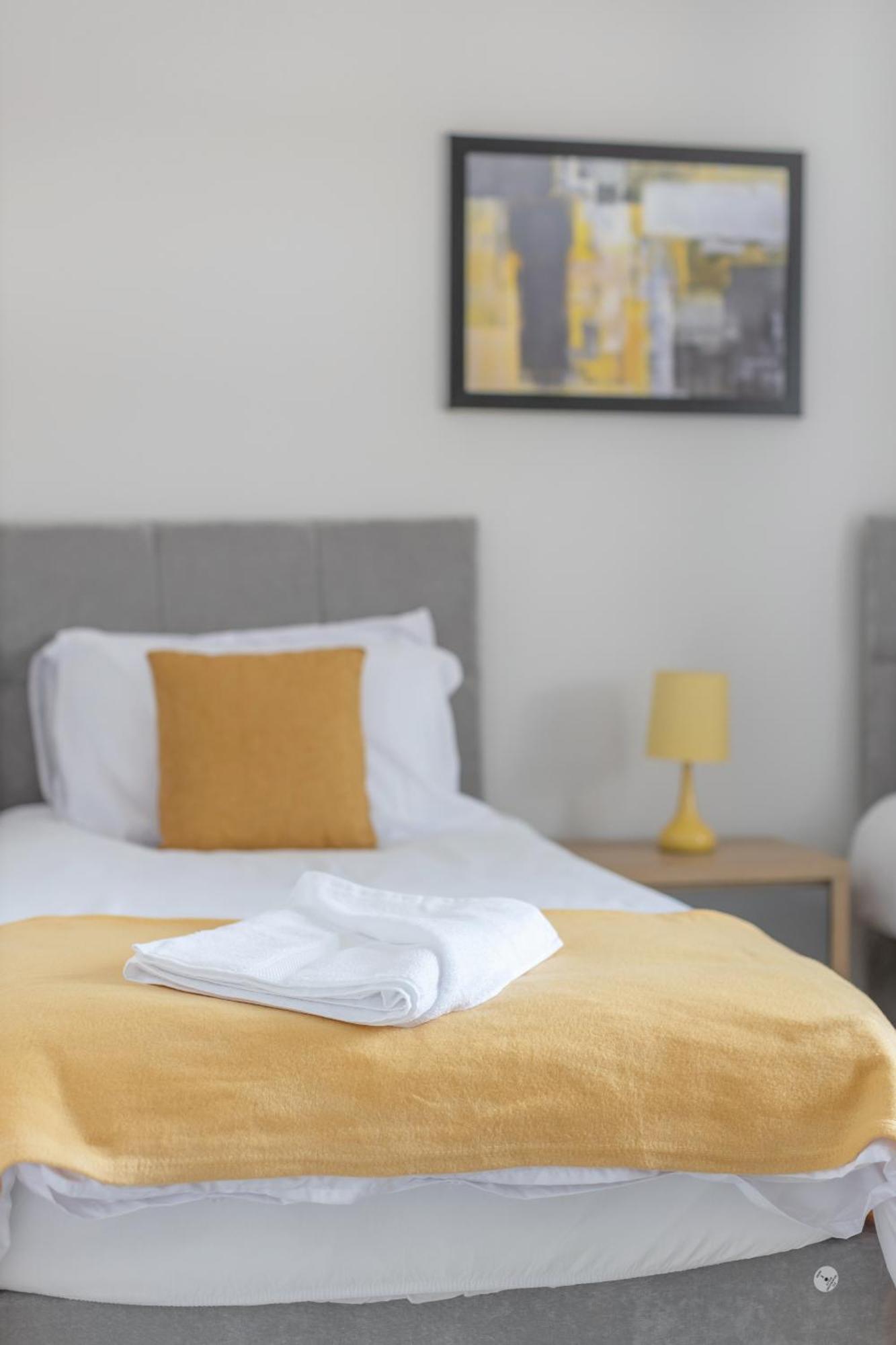 Opp B'Ham - Freshly Refurbished Walls And Carpets! Big Savings Booking 7 Days Or More! Apartment Marston Green ภายนอก รูปภาพ