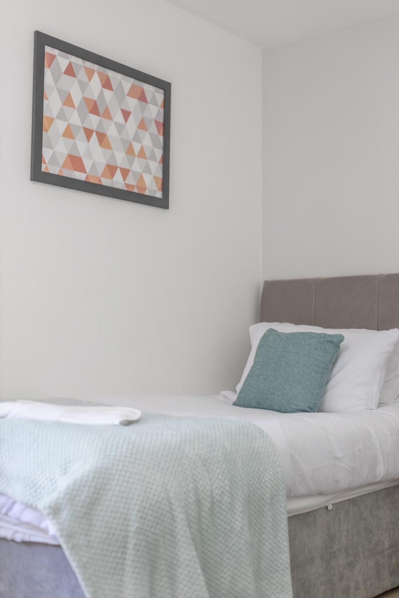 Opp B'Ham - Freshly Refurbished Walls And Carpets! Big Savings Booking 7 Days Or More! Apartment Marston Green ภายนอก รูปภาพ